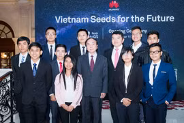 Đoàn sinh viên Việt Nam tại Lễ khai mạc Chương trình Học bổng Hạt giống Viễn thông Tương lai năm 2017