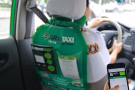 Grab Việt Nam tuyên bố: Giá cước GrabTaxi hiển thị trên ứng dụng Grab chỉ để hành khách tham khảo.