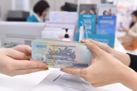 Tiền gửi vào ngân hàng cao kỷ lục