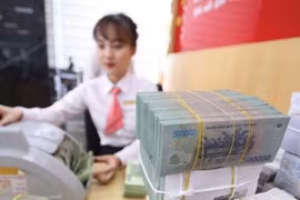 Ngân hàng Nhà nước tăng lãi suất điều hành thêm 1%