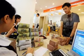 Hạn mức tín dụng và những câu hỏi còn treo
