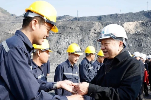 Tổng bí thư và Thủ tướng chúc Tết công nhân ngành than