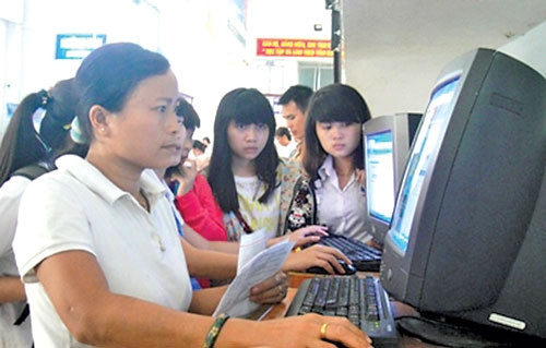 Người dân có nhu cầu cấp đổi GPLX sẽ đăng ký, gửi các thông tin và nhận được lịch hẹn của cơ quan cấp đổi GPLX qua mạng điện tử