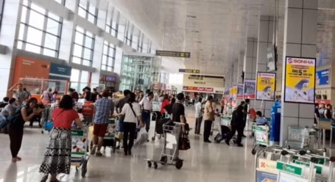 Vietjet muốn mua lại nửa sân bay quốc tế Nội Bài