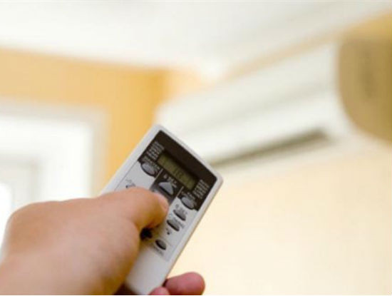 Nhiệt độ điều hòa không đủ mát khi trời nóng là tình trạng thường gặp phải của các gia đình. Ảnh: Internet Nhiệt độ điều hòa không đủ mát khi trời nóng là tình trạng thường gặp phải của các gia đình. Ảnh: Internet