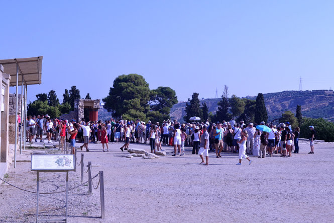 Bạn sẽ tránh cảnh chen nhau thưởng ngoạn tại các di tíchở Athens, Hi Lạp, nếu đến vào mùa thấp điểm - Ảnh: wordpress