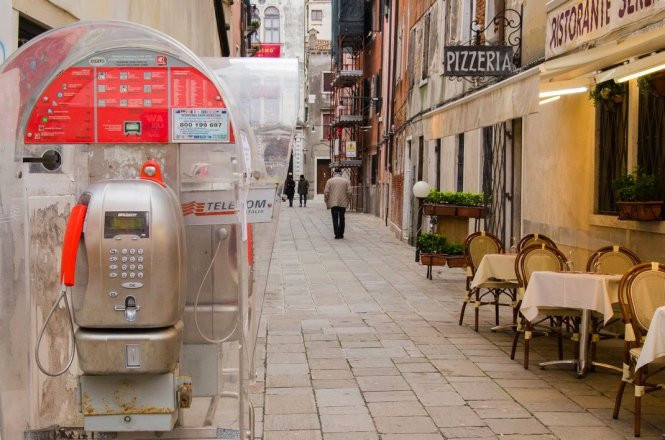 Một con ngõ vắng khách trong mùa đông ở Venice - Ảnh: flickr