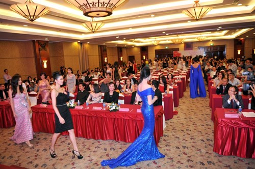 Lộ diện 35 người đẹp vào bán kết Hoa hậu Hoàn vũ Việt Nam 2015 ảnh 1