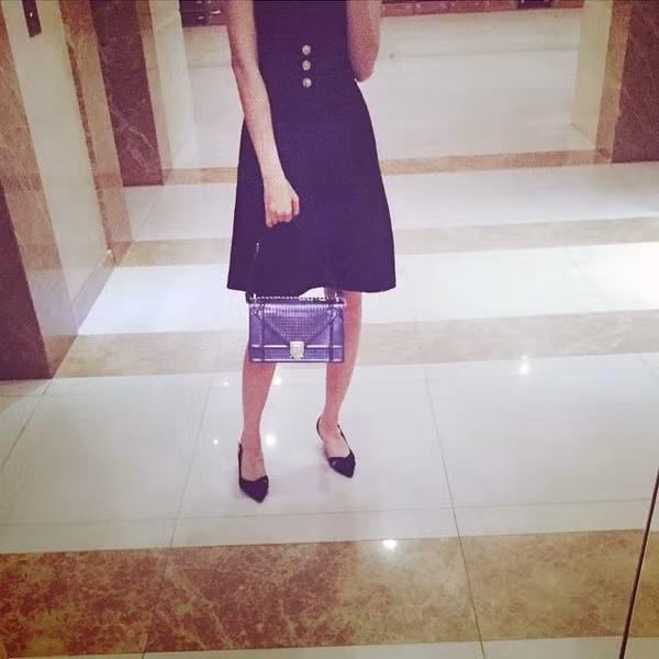 Hoa hậu - Á hậu Việt: Những tay chơi hàng hiệu kín tiếng ảnh 1 Hoa hậu - Á hậu Việt: Những tay chơi hàng hiệu kín tiếng ảnh 1