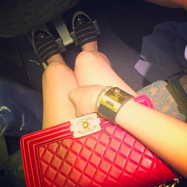 Hoa hậu - Á hậu Việt: Những tay chơi hàng hiệu kín tiếng ảnh 19 Hoa hậu - Á hậu Việt: Những tay chơi hàng hiệu kín tiếng ảnh 19
