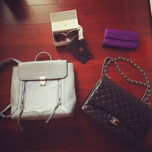 Hoa hậu - Á hậu Việt: Những tay chơi hàng hiệu kín tiếng ảnh 14 Hoa hậu - Á hậu Việt: Những tay chơi hàng hiệu kín tiếng ảnh 14