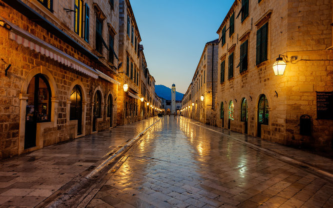 Một con phố vắng ở Dubrovnik mùa thấp điểm - Ảnh: gentside