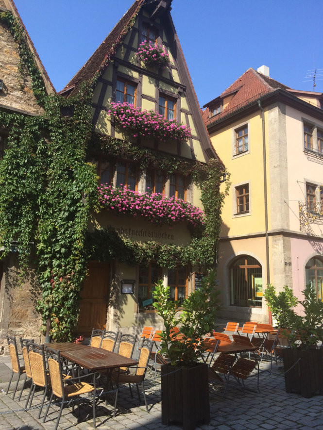 Ô cửa sổ thơ mộng ở Rothenburg - Ảnh: wordpress