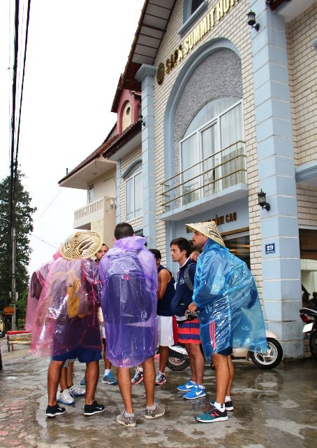 Du khách bị mất đồ và bị đuổi khỏi khách sạn trở thành những hình ảnh rất xấu với du lịch Việt. Ảnh:T.L