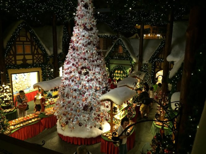 Bên trong cửa hàng Kathe Wolhfahrt - Ảnh: wp