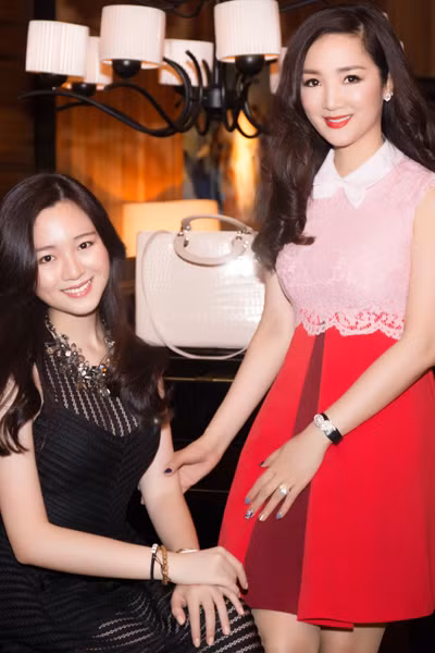 Anh Sa được khen là "bản sao hoàn hảo" của mẹ.