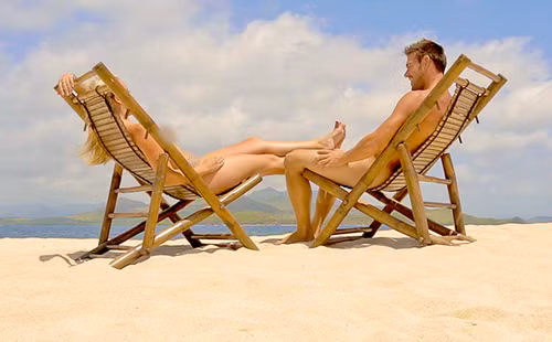 Tháng 7 năm ngoái, lần đầu tiên 'Dating Naked' được phát sóng trên kênh VH1 và nhận được không ít lời chỉ trích của dư luận