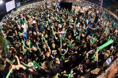 Hé lộ công nghệ 'tô trét' thần tượng gây sốc ảnh 1