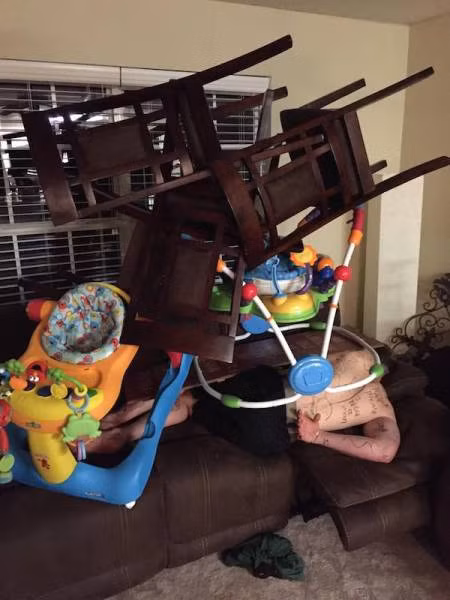 Lưỡi chạm cằm, kéo ô tô bằng tai - 1001 tuyệt kỹ có một không hai ảnh 9