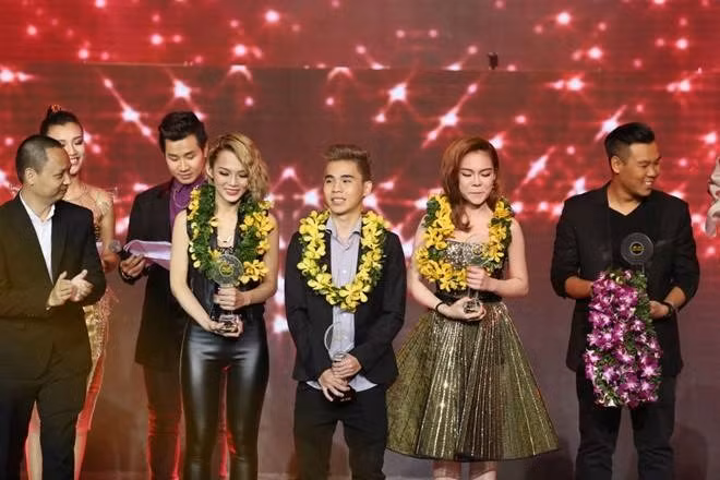 Giải vàng thuộc về đội của Giang Hồng Ngọc