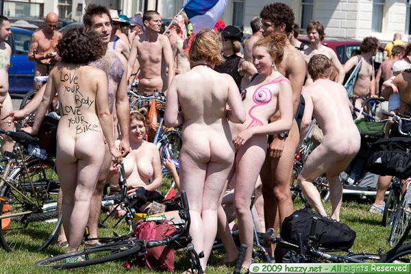 Không phải ai cũng có đủ can đảm để tham gia những lễ hội như thế này.