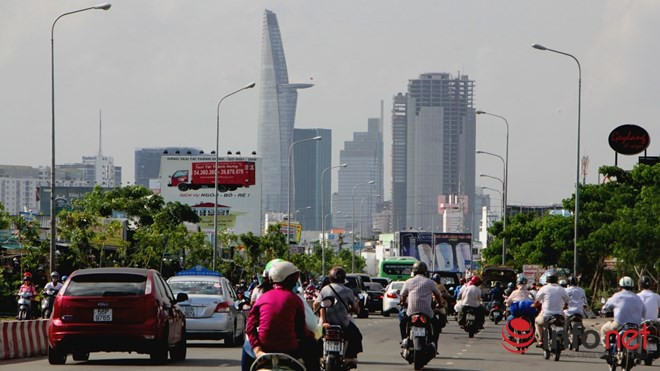 Một đoạn đường Nguyễn Hữu Thọ nhìn về trung tâm TP.