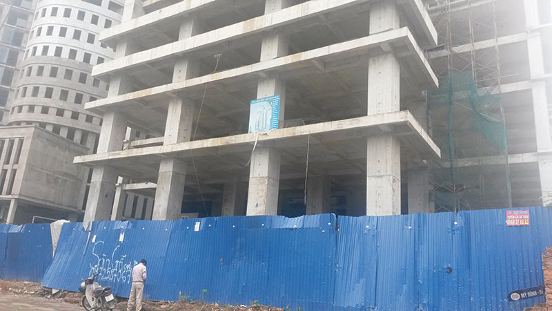 Rất nhiều khách hàng đã đóng phần lớn tiền cho chủ đầu tư Hatoco, nhưng chưa biết khi nào mới nhận được nhà, bởi hiện nay trên công trường dự án hầu như không có công nhân