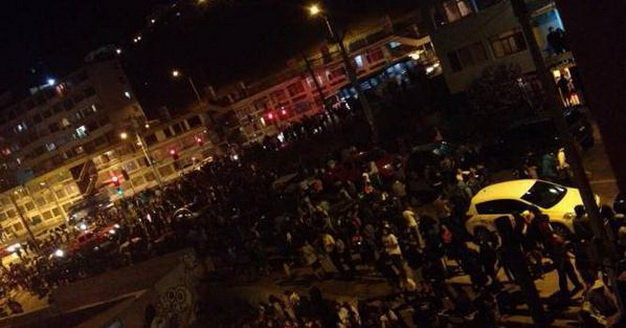 Tại Coquimbo, một người dùng mạng xã hội viết: "Đêm nay không ai ở Coquimbo dám ngủ" - Ảnh: Twitter Tại Coquimbo, một người dùng mạng xã hội viết: "Đêm nay không ai ở Coquimbo dám ngủ" - Ảnh: Twitter