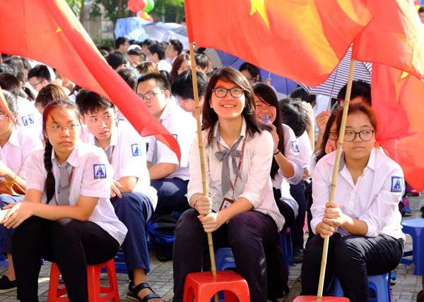 Học sinh trường THPT Hà Nội - Amsterdam dự lễ khai giảng. Ảnh:Quỳnh Trang.