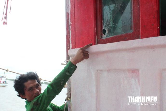 Bị bắt làm con tin, ngư dân chứng kiến tàu lạ xả súng: Họ bắn hết 5 thùng đạn ảnh 1