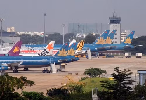 Cảng hàng không quốc tế Tân Sơn Nhất đã mãn tải từ đầu năm 2015