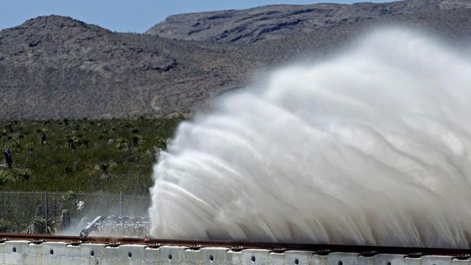 Video vụ thử tàu lửa siêu tốc Hyperloop đầu tiên đã thành công ảnh 2 Video vụ thử tàu lửa siêu tốc Hyperloop đầu tiên đã thành công ảnh 2