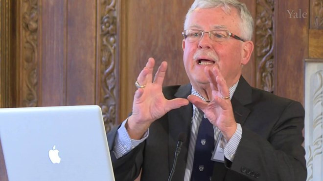 Giáo sư Carl Thayer.