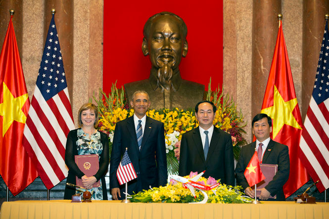 Lễ ký kết giữa Bộ Công Thương và GE về phát triển năng lượng tái tạo sáng 23-5 - Ảnh: VIỆT DŨNG