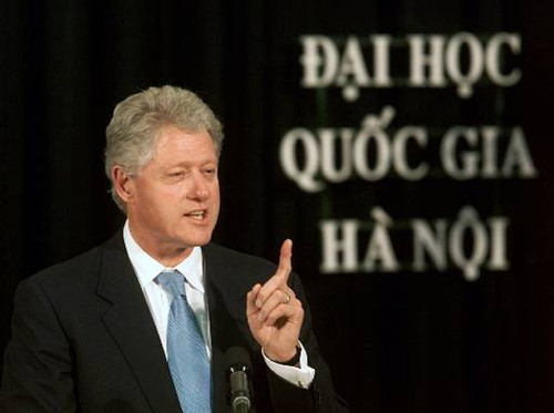 Tổng thống Bill Clinton trong lần đến Việt Nam năm 2000
