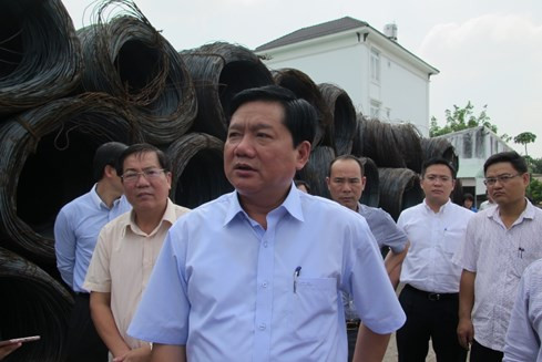 Bí thư Đinh La Thăng: 'Sao anh cứ cãi với dân?' - ảnh 4