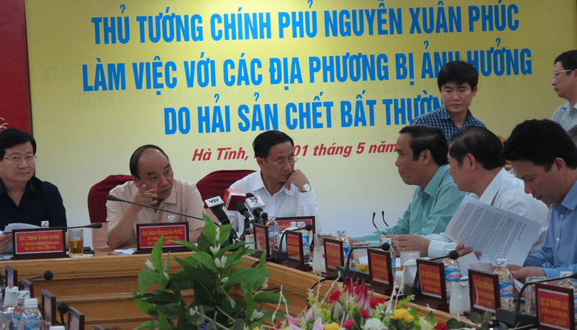 Thủ tướng chủ trì buổi làm việc với Hà Tĩnh chiều 1-5 - Ảnh: Tấn Vũ Thủ tướng chủ trì buổi làm việc với Hà Tĩnh chiều 1-5 - Ảnh: Tấn Vũ