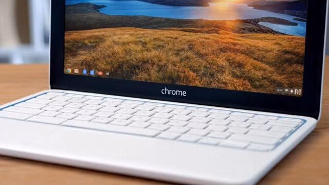 Google theo chân Microsoft thống nhất các nền tảng. Apple vẫn chưa có dấu hiệu thay đổi khi sở hữu đến bốn hệ điều hành. Ảnh: ABC News. Google theo chân Microsoft thống nhất các nền tảng. Apple vẫn chưa có dấu hiệu thay đổi khi sở hữu đến bốn hệ điều hành. Ảnh: ABC News.