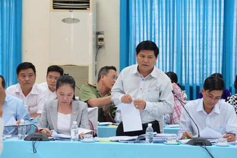 Bí thư Đinh La Thăng: 'Sao anh cứ cãi với dân?' - ảnh 3