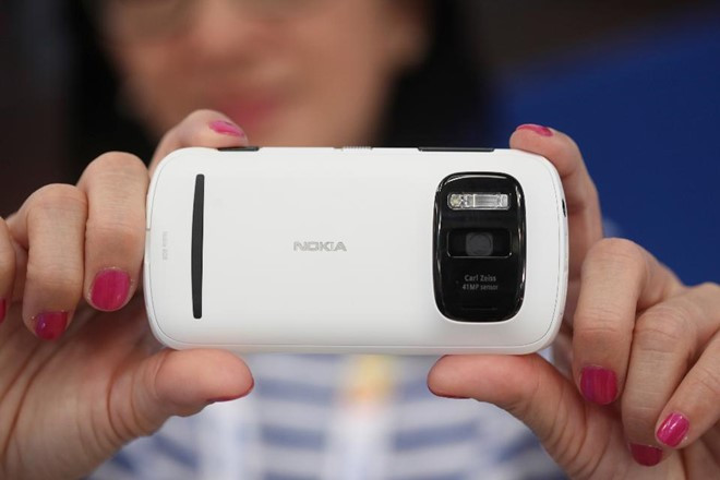 Cảm biến lớn sẽ khiến camera trên smartphone lồi ra. Ảnh:Forbes.