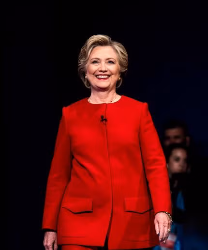 Bà Hillary Clinton.