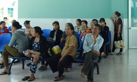 Bà con hy vọng sẽ được chăm sóc sức khỏe tốt hơn tại bệnh viện này