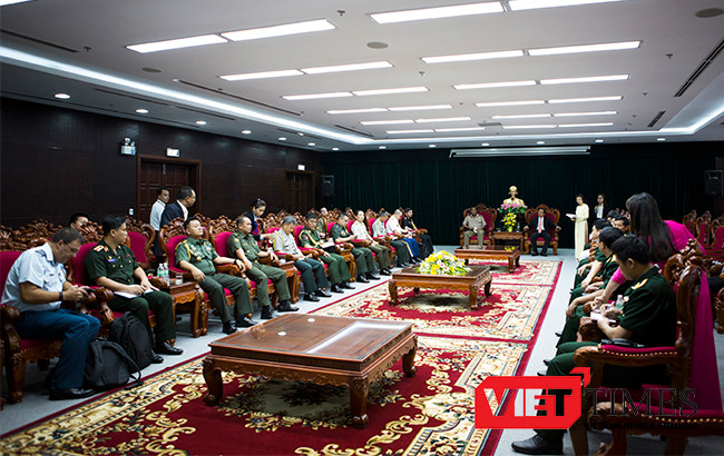 Đoàn tùy viên các nước tại buổi đón tiếp của UBND TP Đà Nẵng.