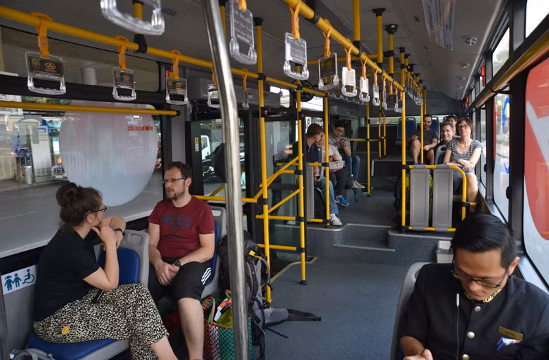 Khám phá xe buýt 5 sao xịn nhất Sài Gòn ảnh 12