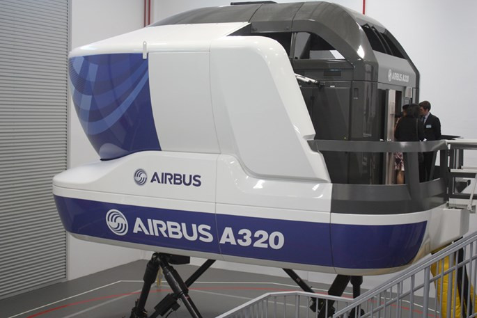 Thăm trung tâm đào tạo phi công châu Á ở Singapore ảnh 2