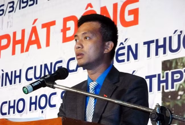  Ông Nguyễn Bá Cảnh, Bí thư Thành đoàn Đà Nẵng, con trai của ông Nguyễn Bá Thanh, nguyên Trưởng ban nội chính TW, Bí thư Thành ủy Đà Nẵng đã lọt vào danh sách bầu cử HĐND TP Đà Nẵng nhiệm kỳ 2016-2021.