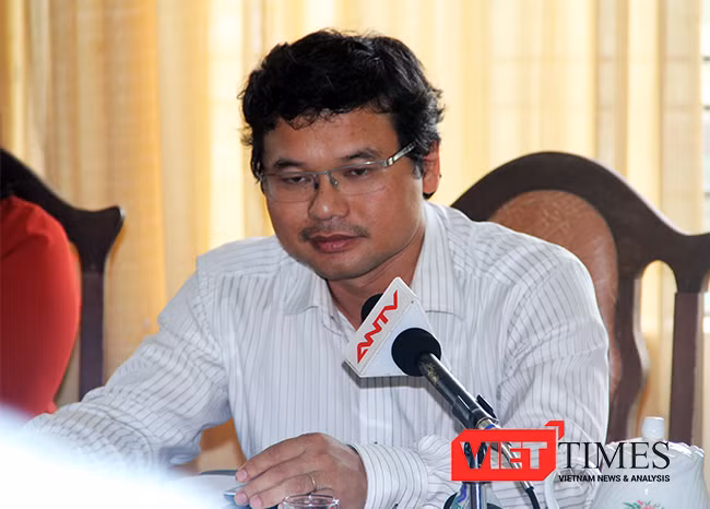 Ông Nguyễn Văn Anh, Phó Giám đốc Trung tâm Phát triển quỹ đất Đà Nẵng đã xin lỗi người dân về những lỗi lầm vừa qua.