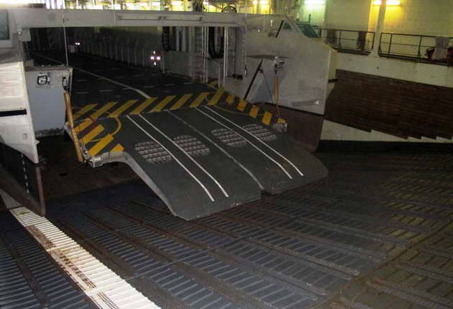 Sau khu trục hạm Nhật Bản, Pháp điều chiến hạm "sấm sét" tới cảng Cam Ranh ảnh 5