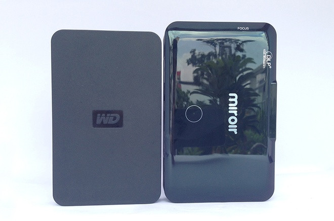 Sản phẩm có giá bán chính hãng ở Việt Nam là 10,9 triệu đồng, không cao hơn nhiều mức giá 429 USD tại thị trường Mỹ. Điểm nổi trội là thiết kế rất nhỏ gọn, tương đương với ổ cứng di động. Sản phẩm có giá bán chính hãng ở Việt Nam là 10,9 triệu đồng, không cao hơn nhiều mức giá 429 USD tại thị trường Mỹ. Điểm nổi trội là thiết kế rất nhỏ gọn, tương đương với ổ cứng di động.