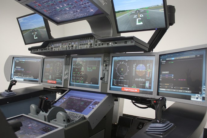 Thăm trung tâm đào tạo phi công châu Á ở Singapore ảnh 1